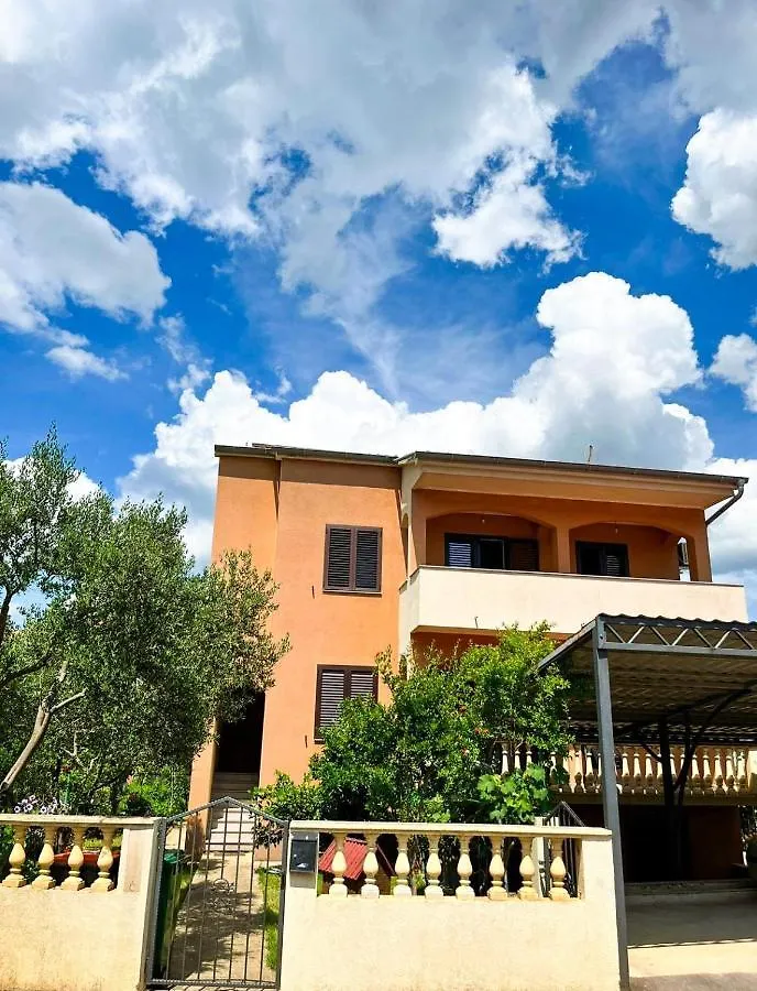 Spacious Apartment With Free Parking And Garden In Calm Area Ζαντάρ