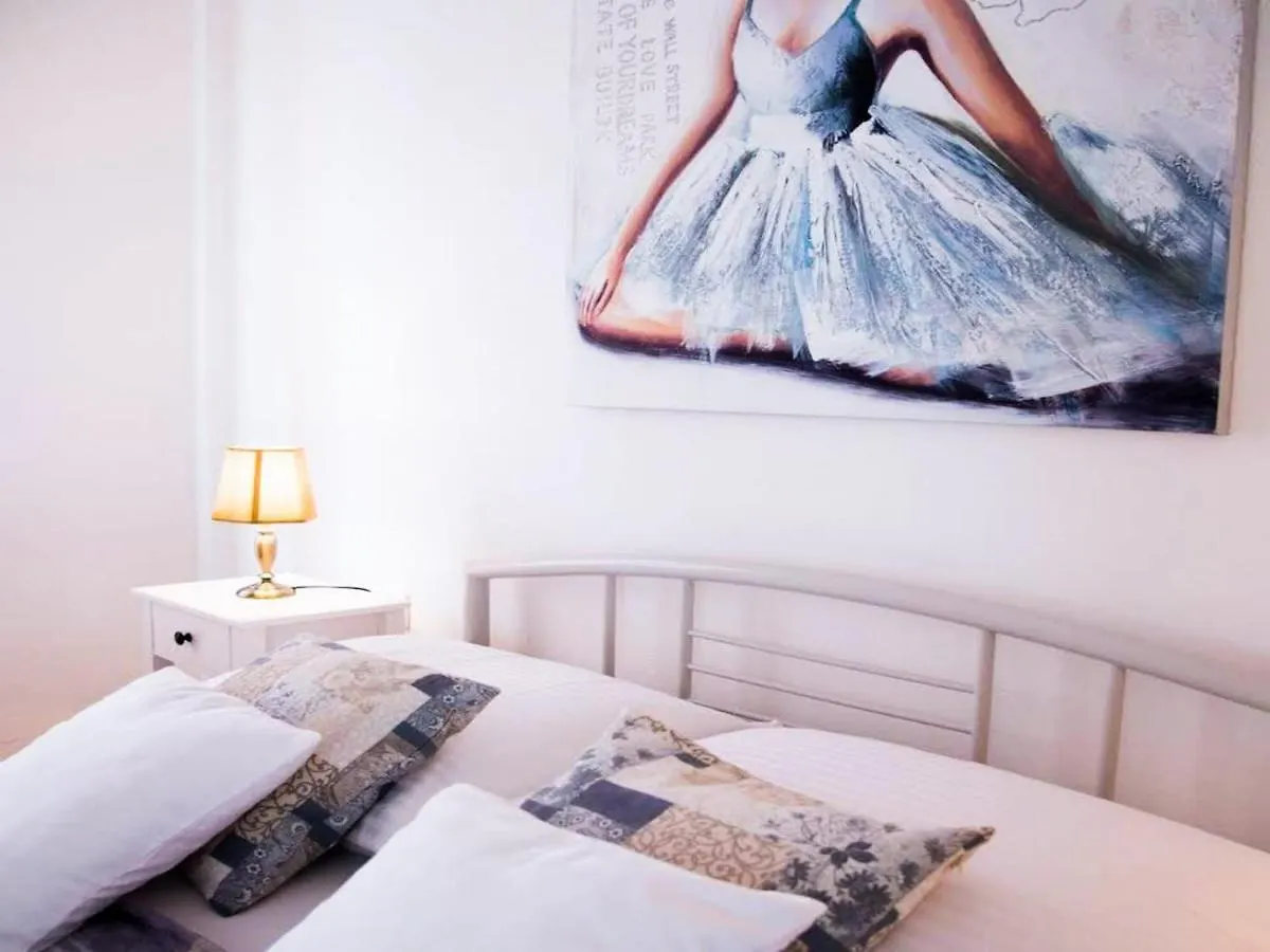 Spacious Apartment With Free Parking And Garden In Calm Area Ζαντάρ 0*,