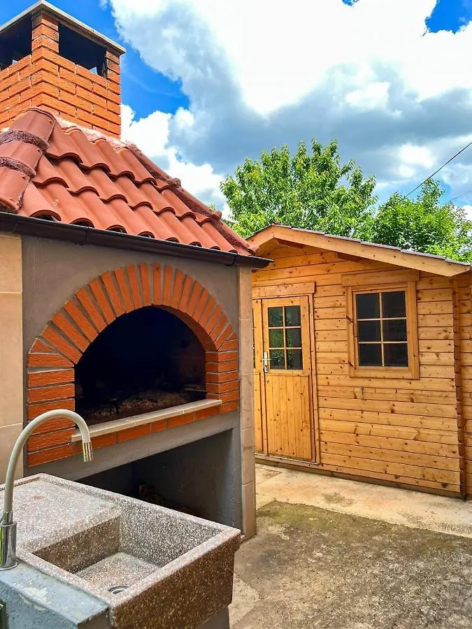 Spacious Apartment With Free Parking And Garden In Calm Area Zadar 0*,