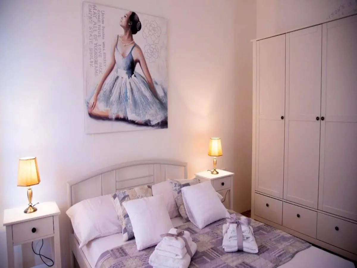Spacious Apartment With Free Parking And Garden In Calm Area Zadar